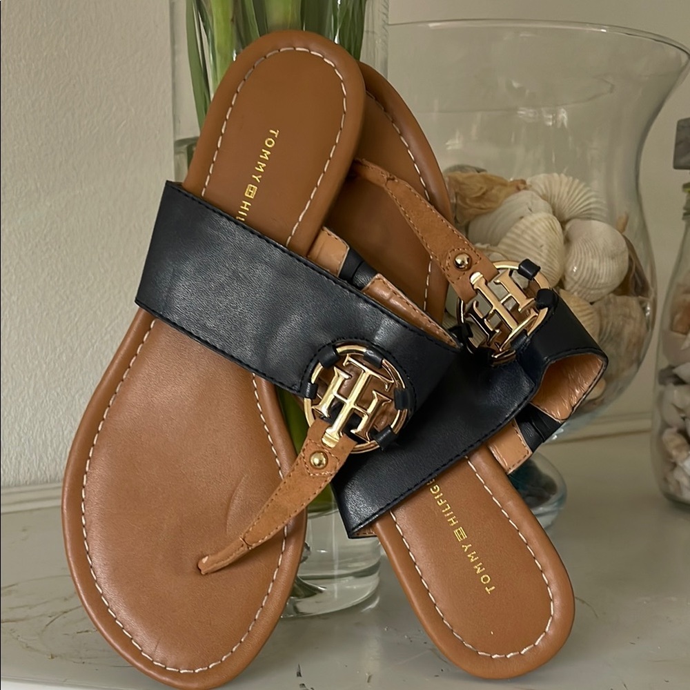 Tommy Hilfiger Navy/ Tan Leather Logo Thong Sandals